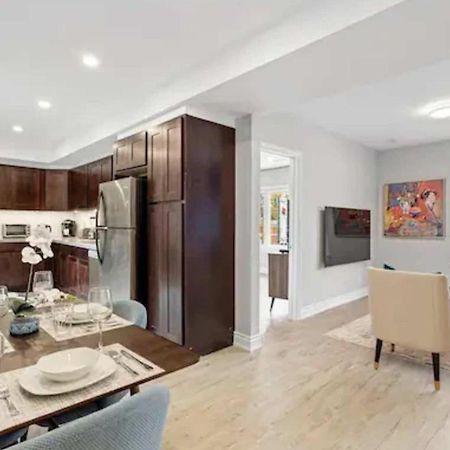 Casa St Clair - Suite -Style Suite W Lrg Patio โตรอนโต ภายนอก รูปภาพ