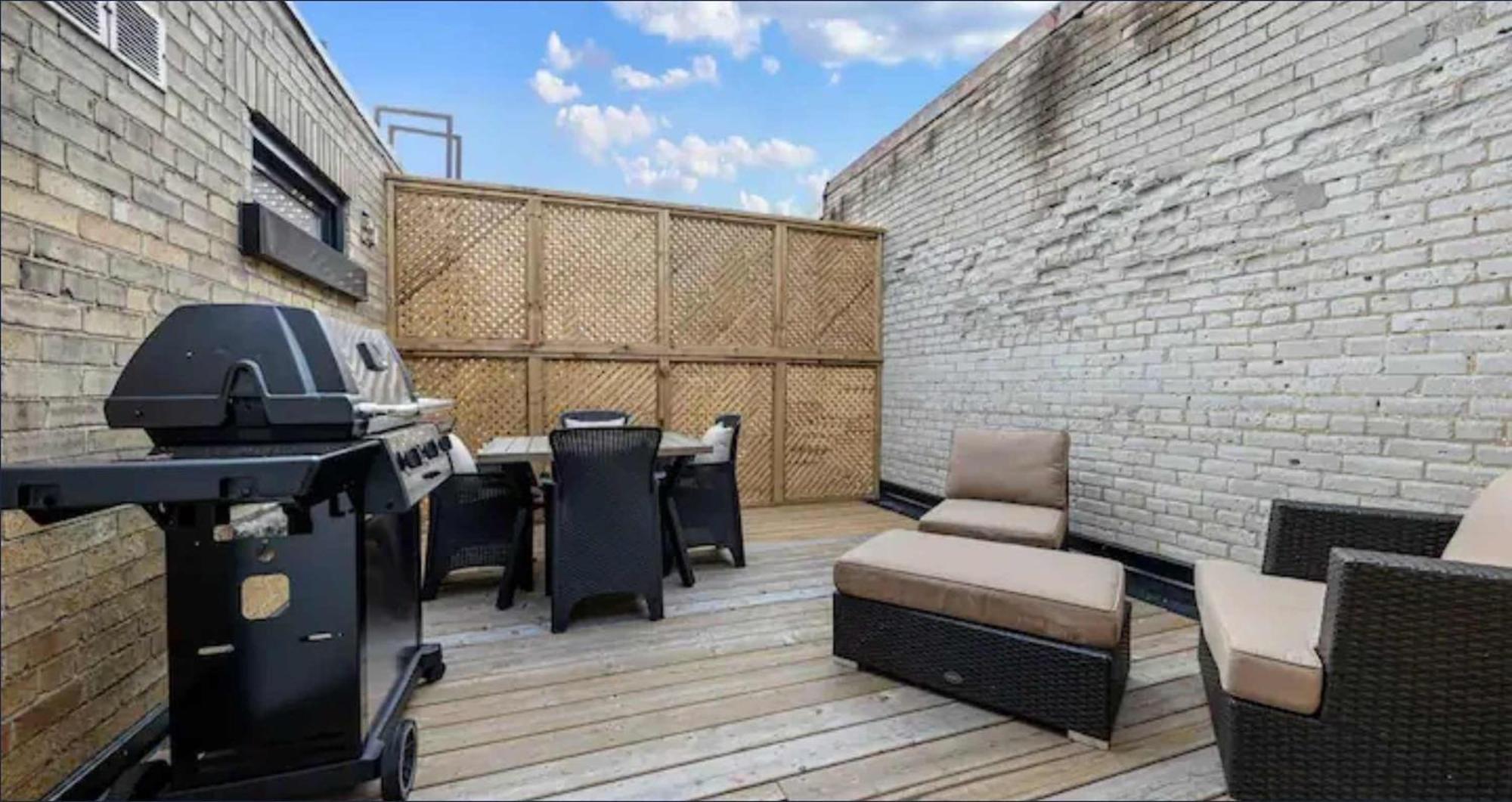 Casa St Clair - Suite -Style Suite W Lrg Patio โตรอนโต ภายนอก รูปภาพ